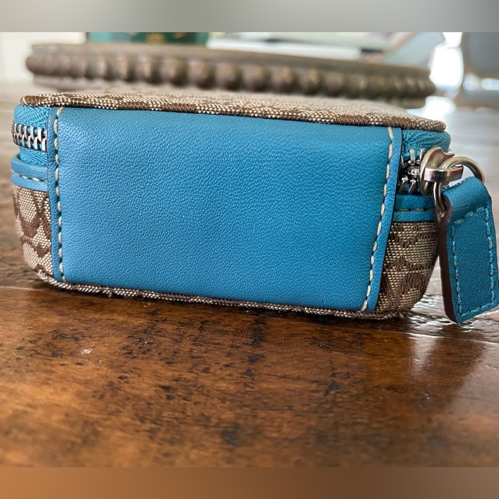 COACH Pill Case💙 - Picture 3 of 10